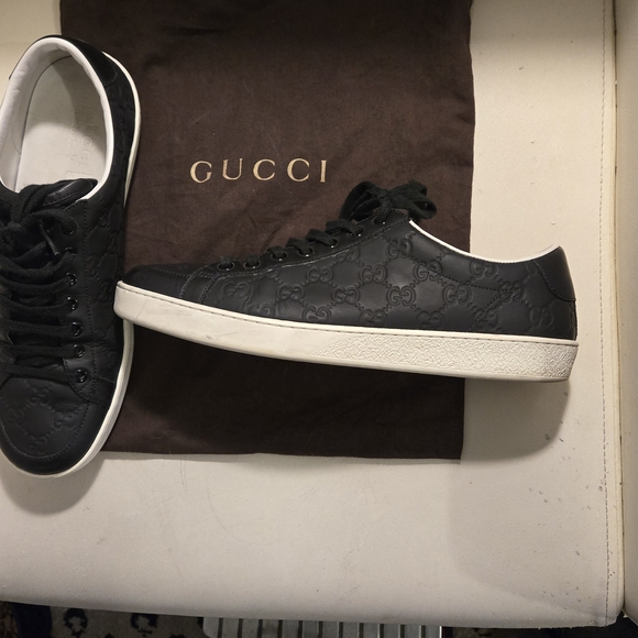 Gucci Black GG-Embossed Leather Low-Top Sneakers - Picture 2 of 3